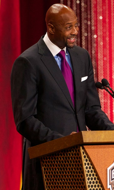 Heat great Alonzo Mourning enters basketball Hall of Fame